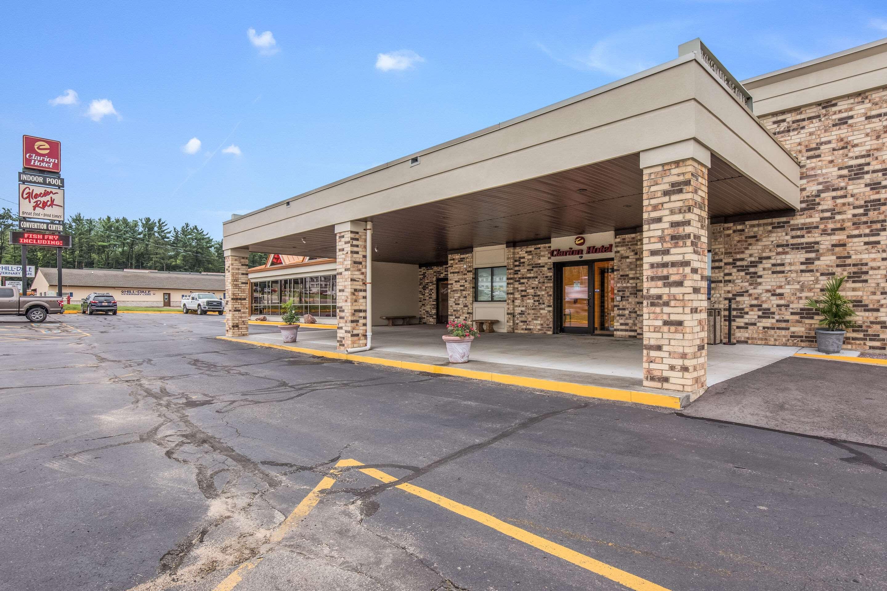 Americinn & Suites By Wyndham Baraboo Event Center Exterior photo