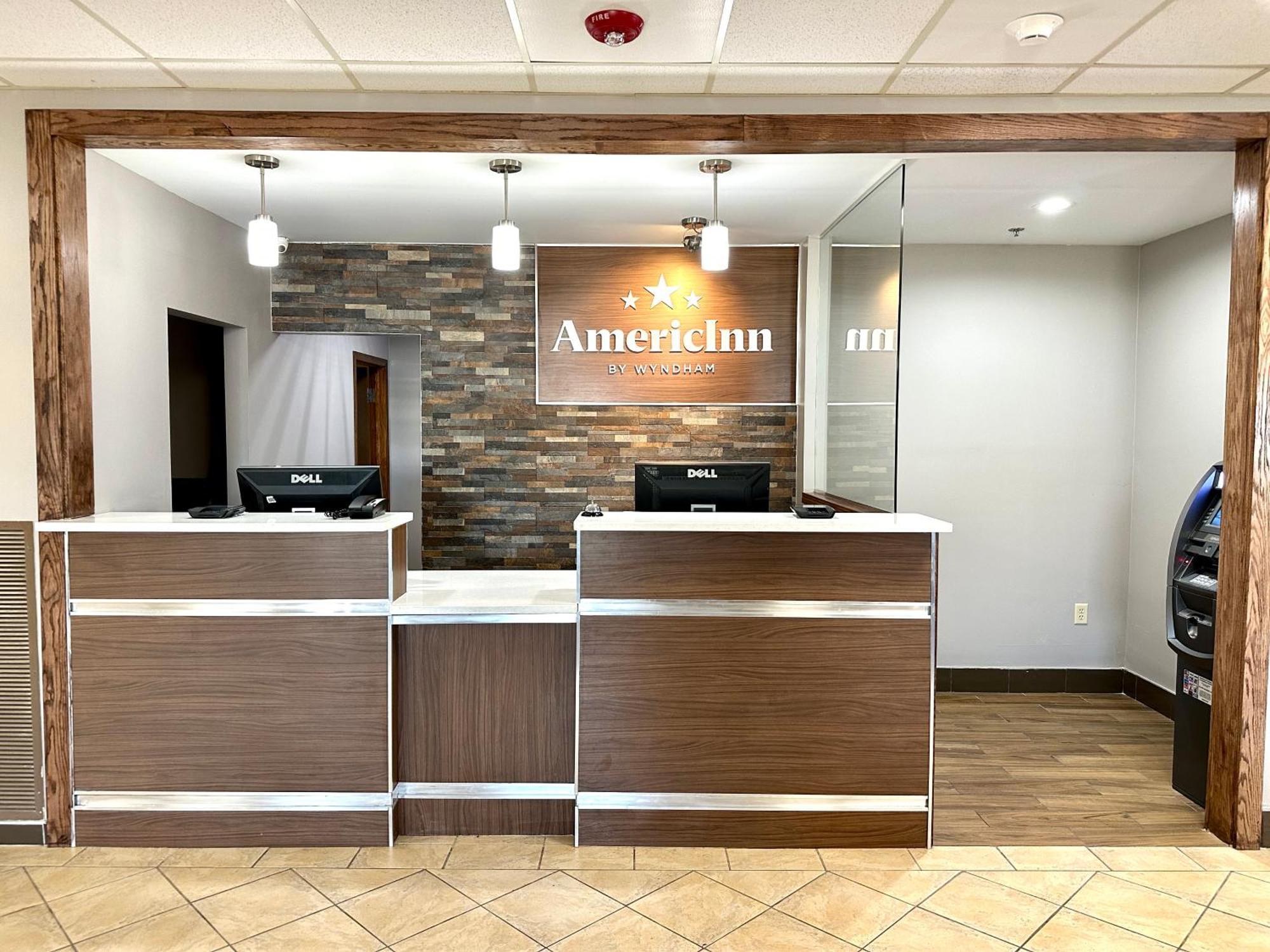 Americinn & Suites By Wyndham Baraboo Event Center Exterior photo