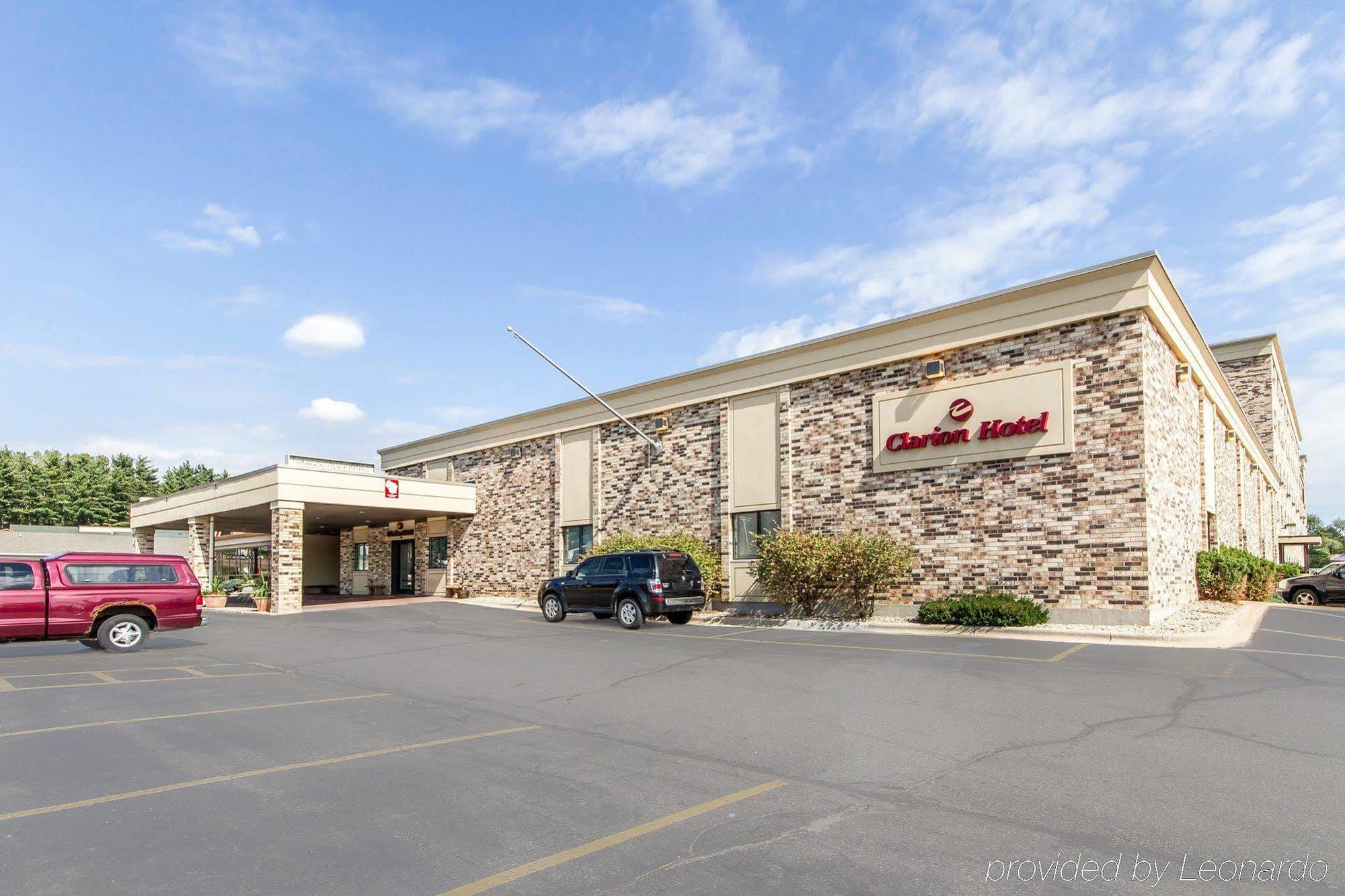 Americinn & Suites By Wyndham Baraboo Event Center Exterior photo